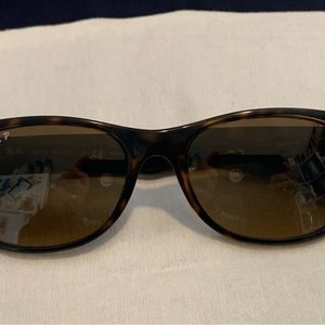 Women’s Ray Ban Tortoise shell sunglasses